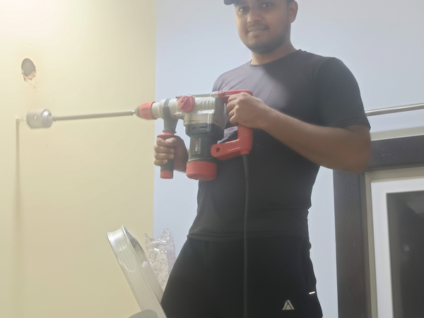 GPM Refrigeration technician doing appliance installation work in Pendra