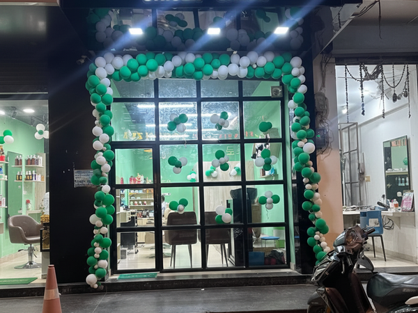 Naturae' Unisex Salon – Full Square